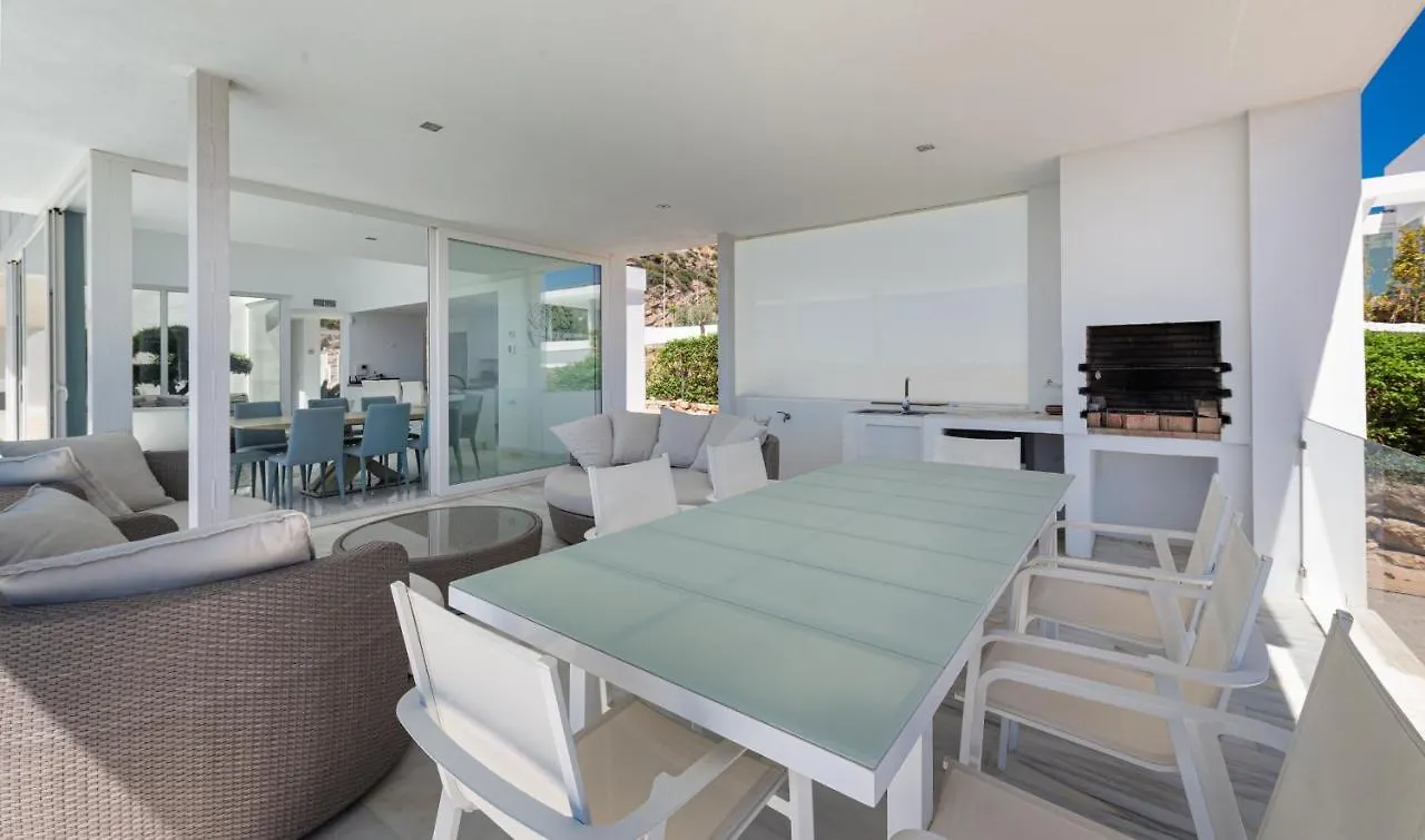 Villa Dona Julia 2410 Golf And Sea Views Casares